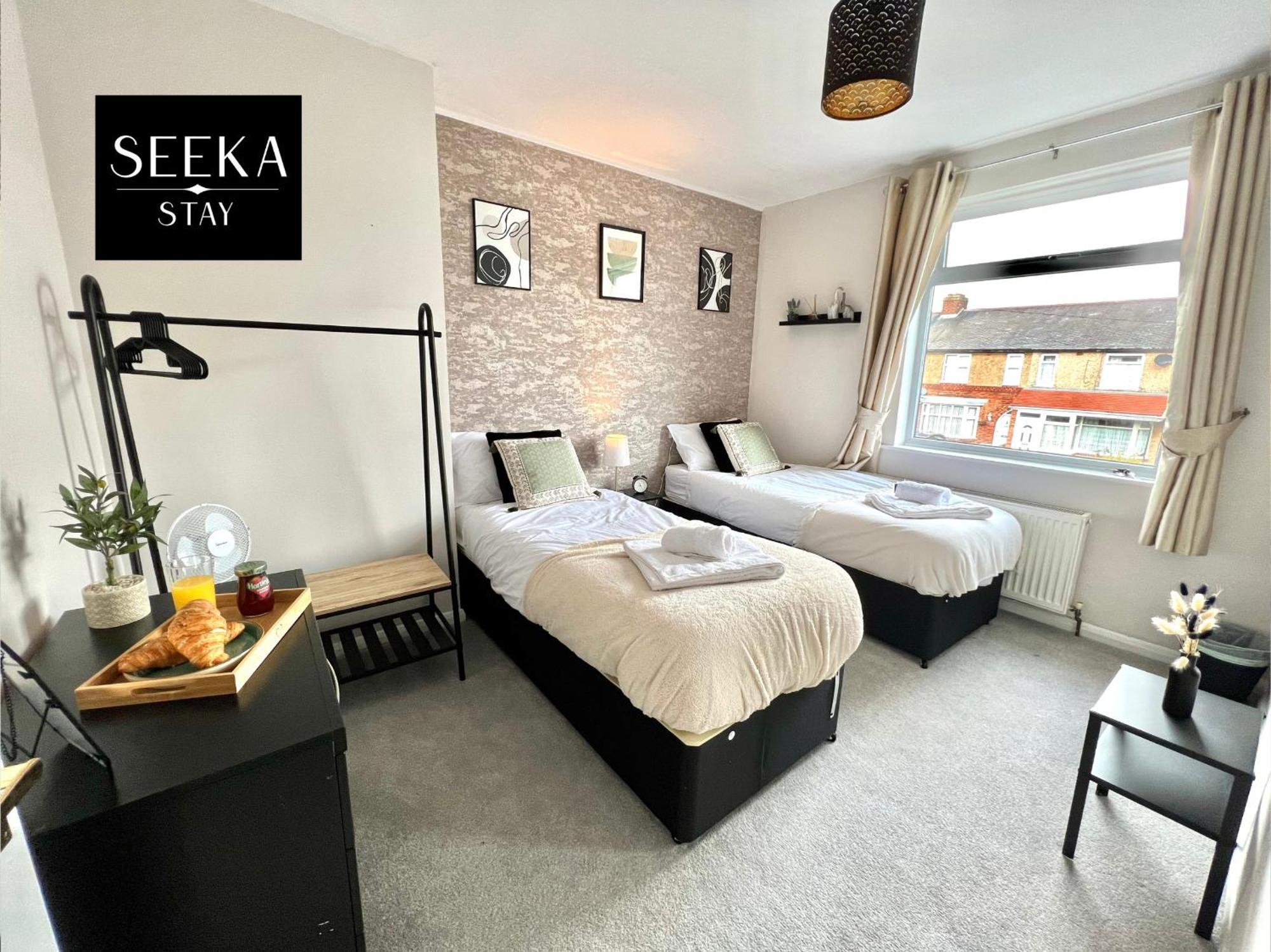 Cosy 2-Bedroom House, Walking Distance Cbs, Ideal For Contractors-Business Stays Κόβεντρι Εξωτερικό φωτογραφία